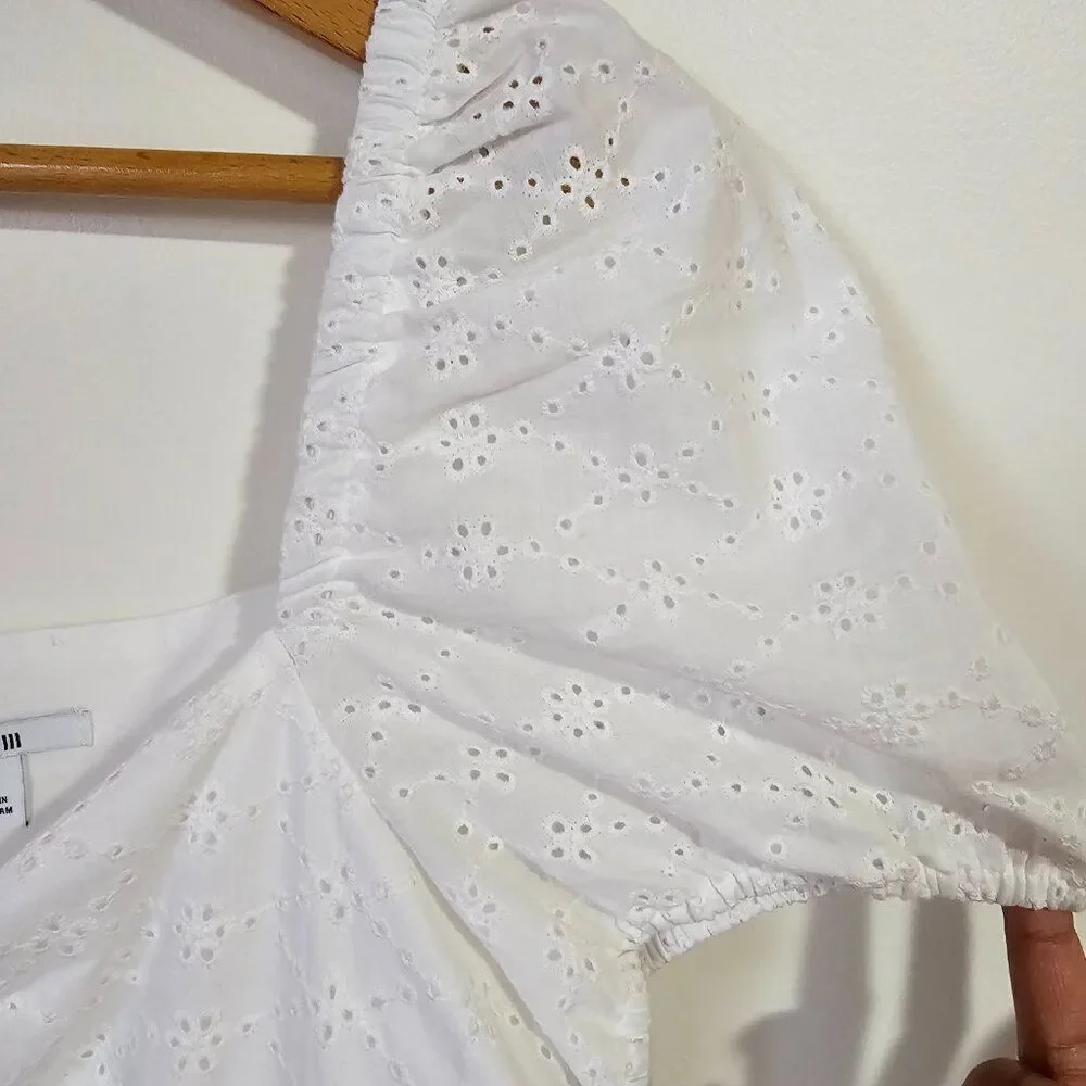 EUC LIKE NEW BAR III WHITE ANGLAISE FABRIC BOW TIE FRONT WHITE DRESS SIZE 10 / M